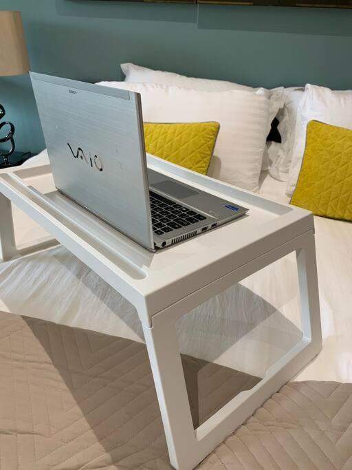 Perfectly Located City Centre Studio Apartment - West One With Free Wifi, Gym Access, Netflix เชฟฟิลด์ ภายนอก รูปภาพ