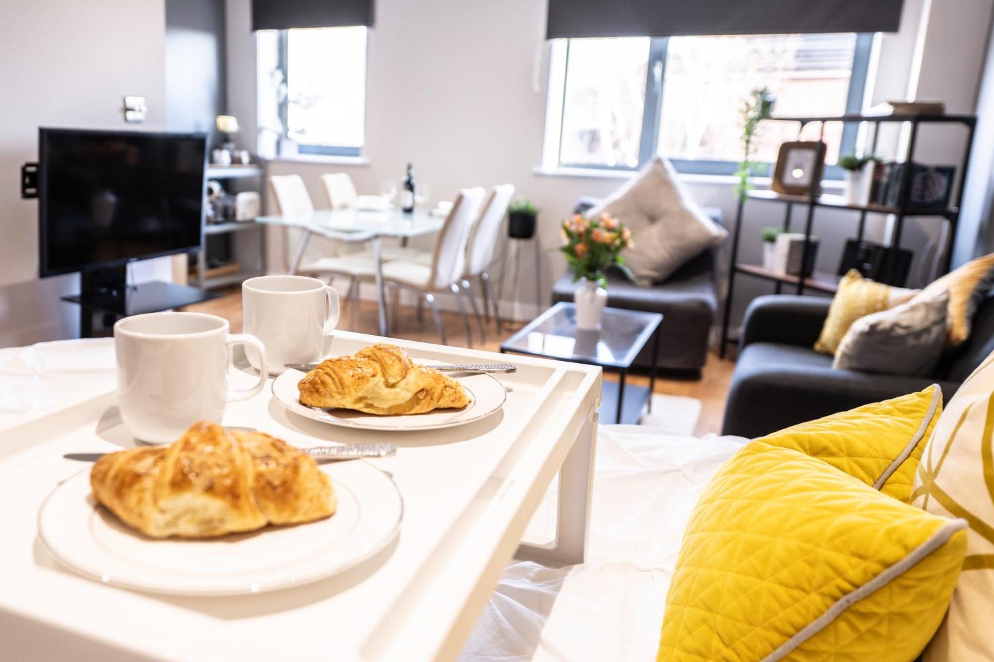 Perfectly Located City Centre Studio Apartment - West One With Free Wifi, Gym Access, Netflix เชฟฟิลด์ ภายนอก รูปภาพ