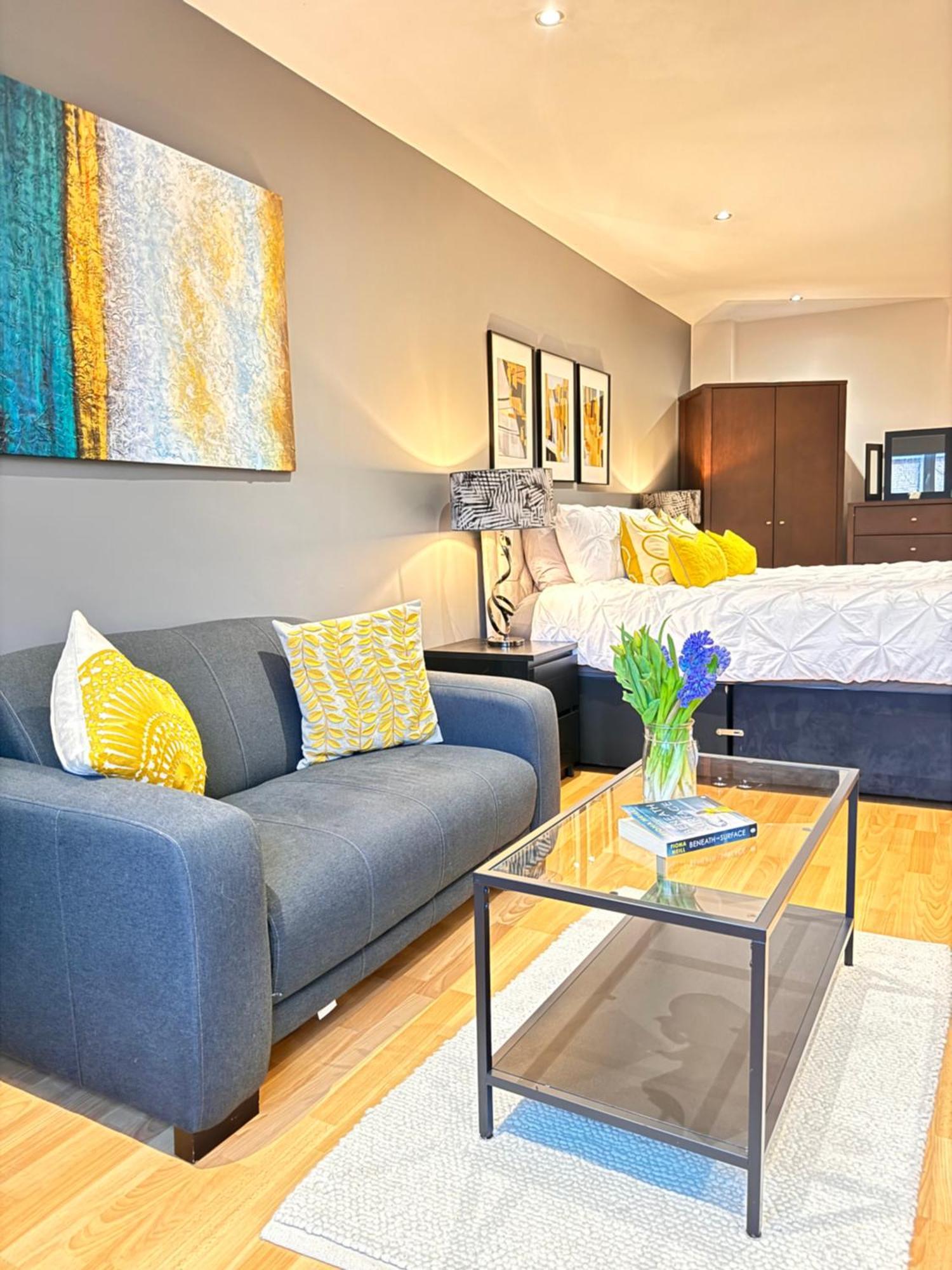 Perfectly Located City Centre Studio Apartment - West One With Free Wifi, Gym Access, Netflix เชฟฟิลด์ ภายนอก รูปภาพ
