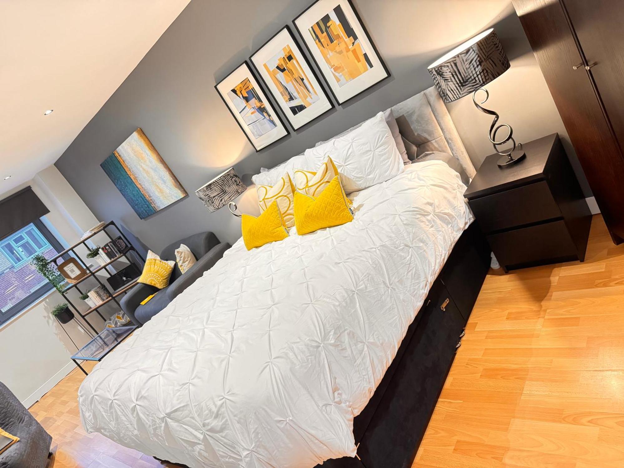 Perfectly Located City Centre Studio Apartment - West One With Free Wifi, Gym Access, Netflix เชฟฟิลด์ ภายนอก รูปภาพ